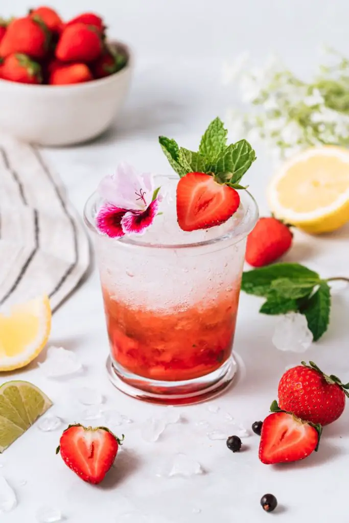 Strawberry Southside Fizz Mocktail