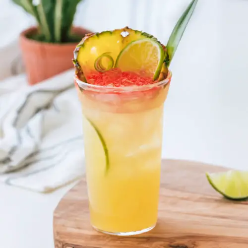 pineapple gin and tonic cocktail